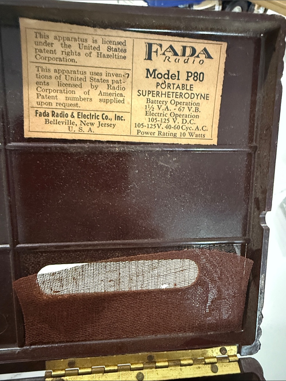 FADA Vintage Portable Radio - Picture 3 of 9